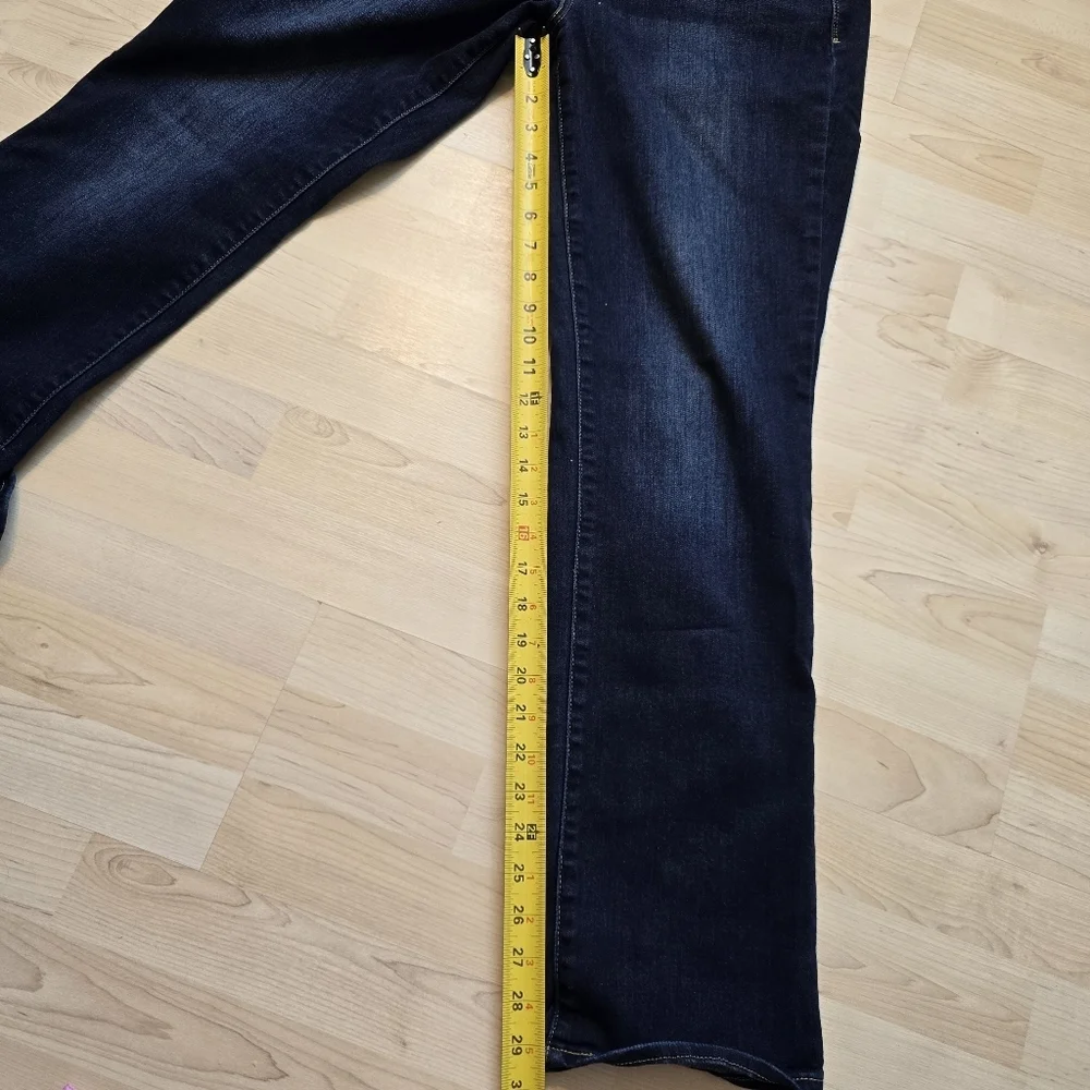 Levis 505 Straight Jeans Size 10 (30 Waist, 32 Length)